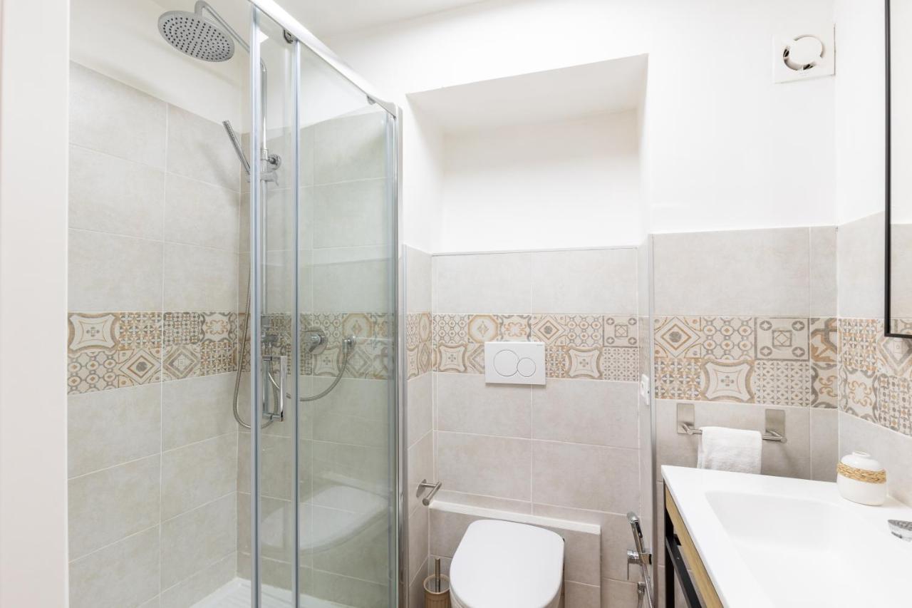 Gentile Suites - Private Rooms Рим Екстер'єр фото