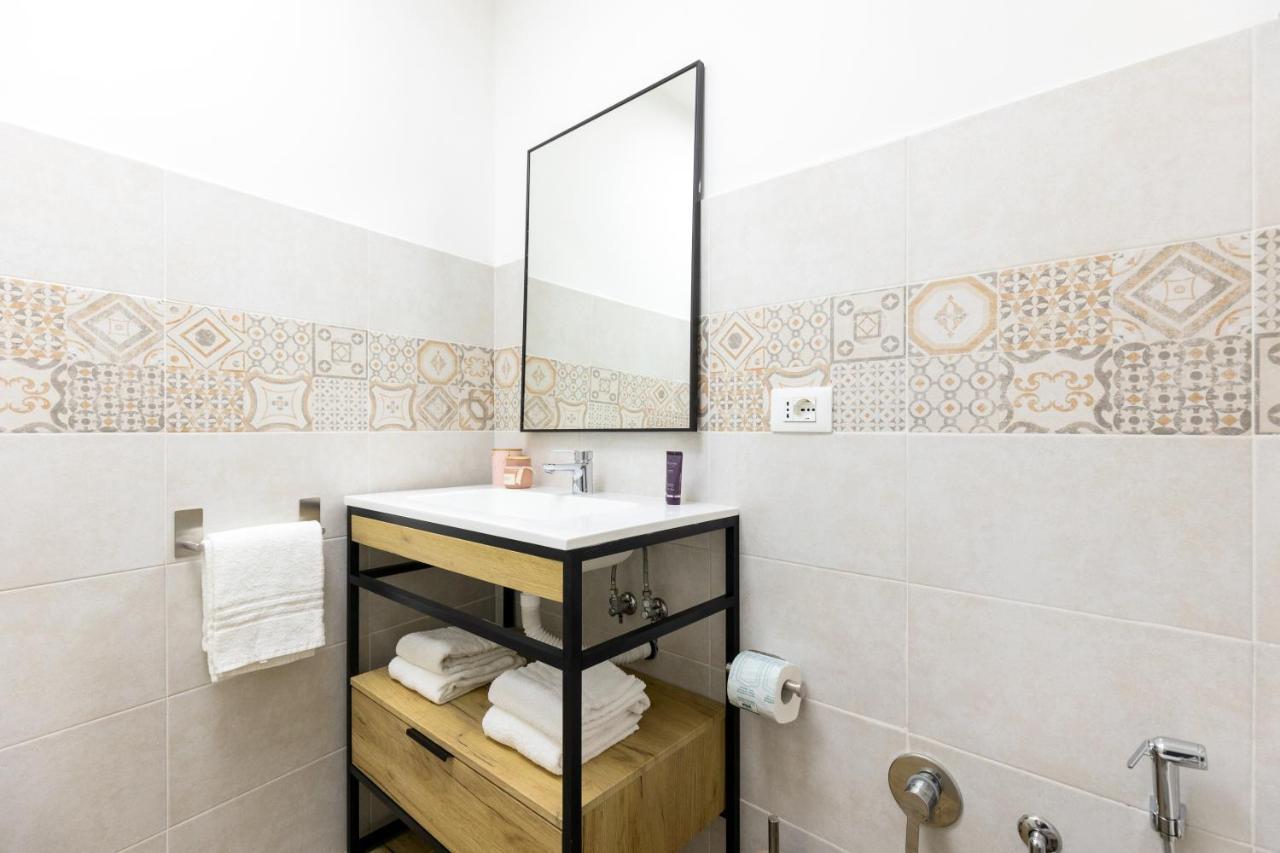 Gentile Suites - Private Rooms Рим Екстер'єр фото
